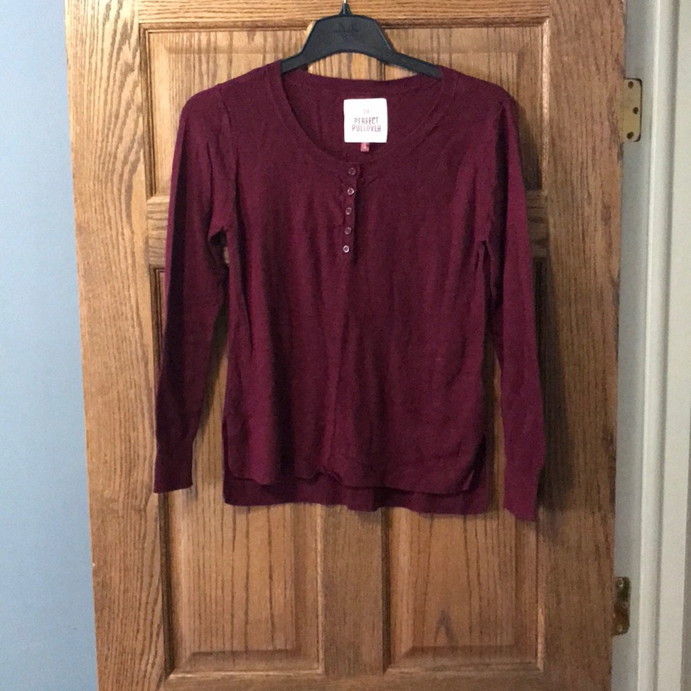 Maroon scoop neck light weight sweater